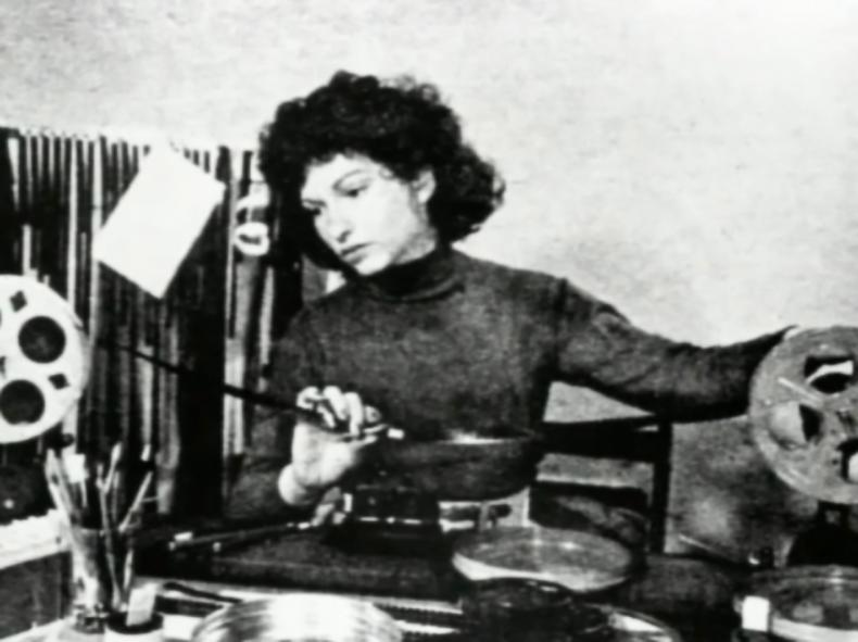 MESHES OF THE AFTERNOON, R: Maya Deren, USA 1942
